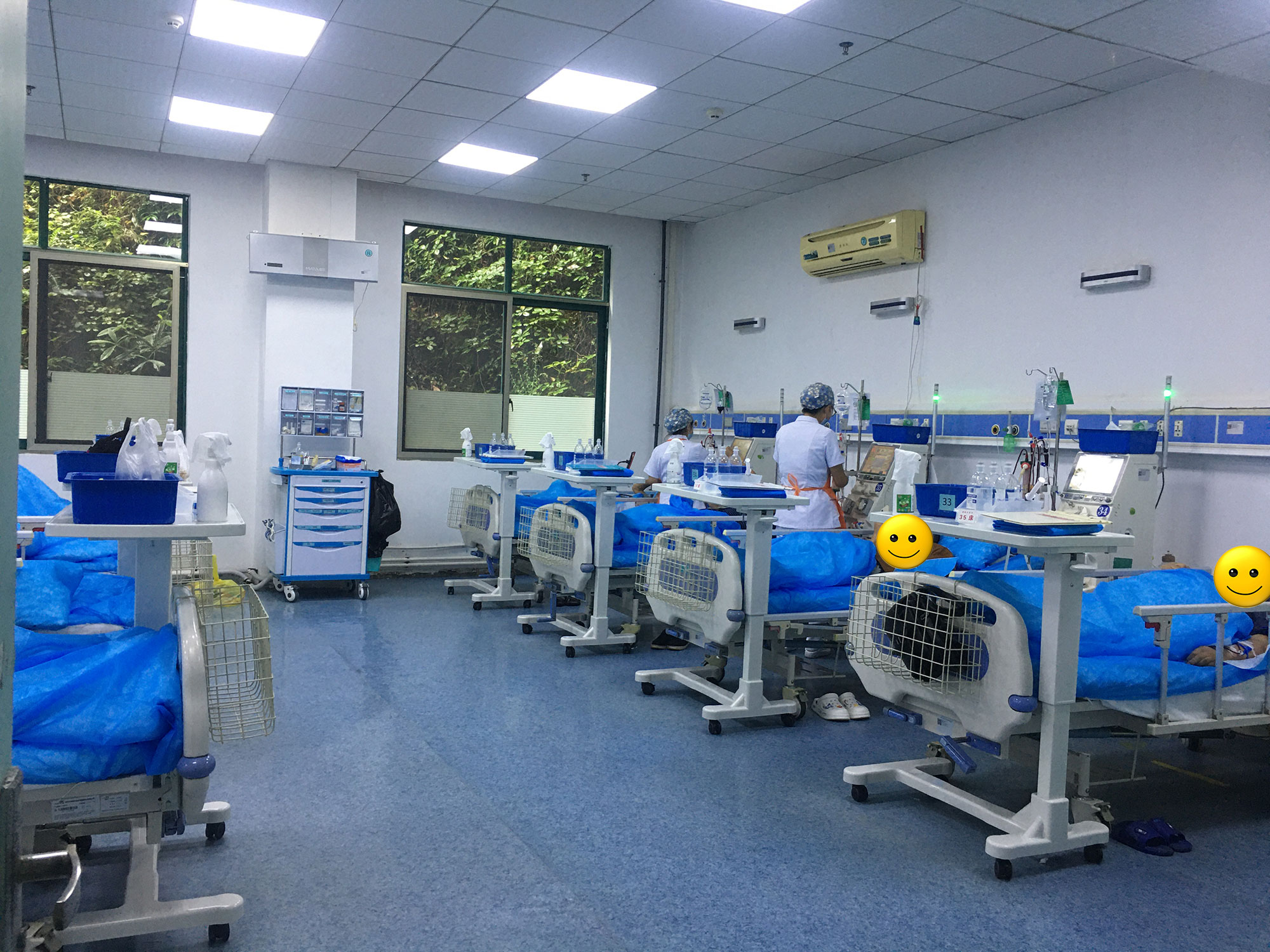 向每一位默默奉献的血透室医护人员们，致敬！