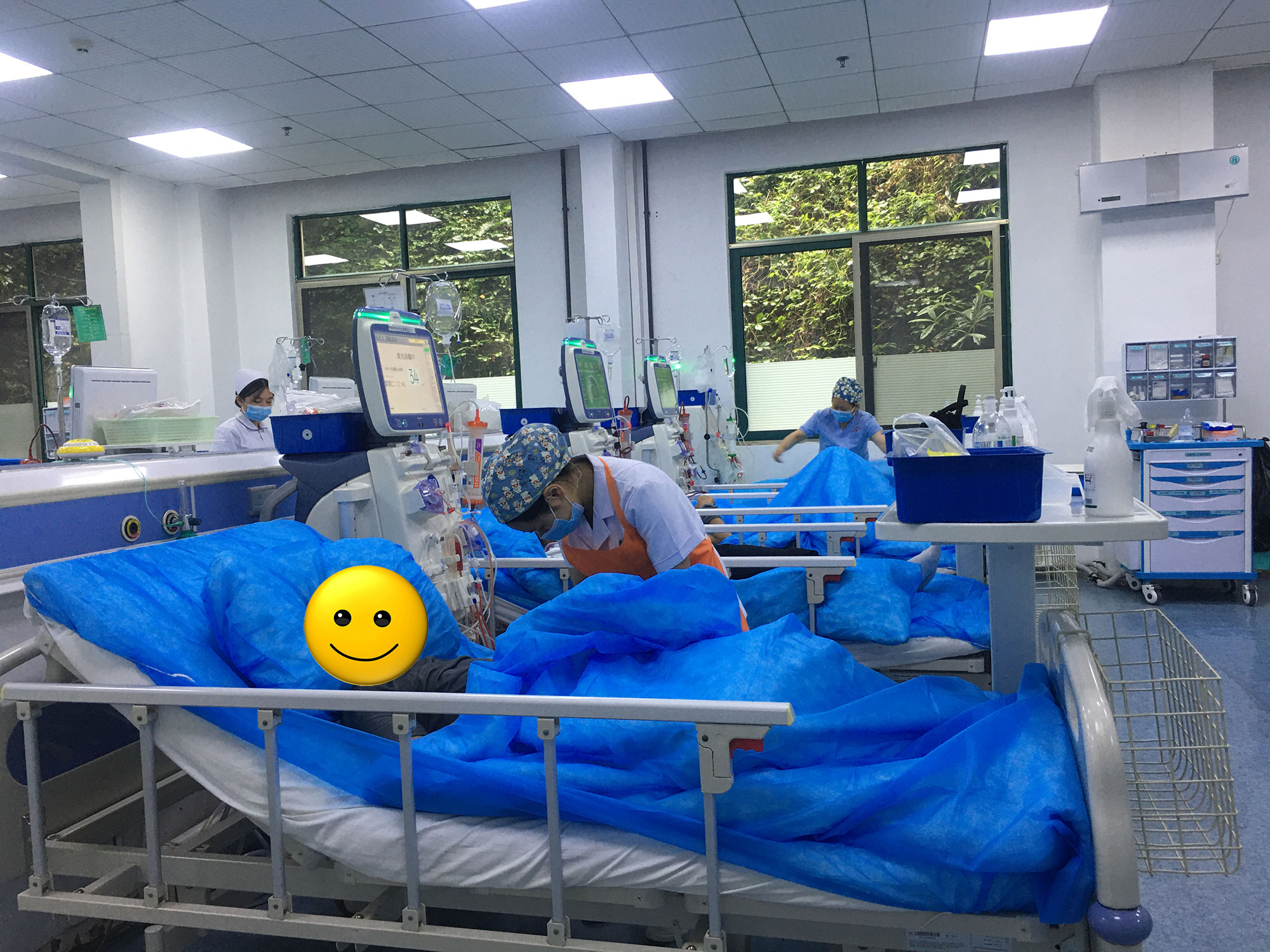 向每一位默默奉献的血透室医护人员们，致敬！